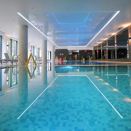 Nadmorskie Tarasy Nemo - Latarnia Morska - Port Kolobrzeg