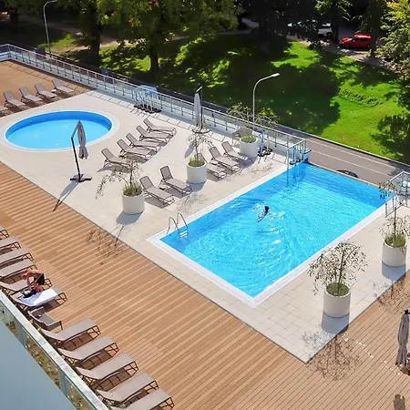 Apartment Nadmorskie Tarasy Nemo - Latarnia Morska - Port