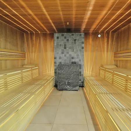 Nadmorskie Tarasy Nemo - Latarnia Morska - Port Kolobrzeg