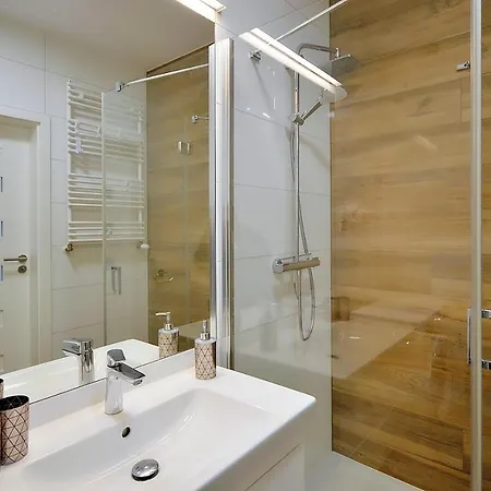 Nadmorskie Tarasy Nemo - Latarnia Morska - Port